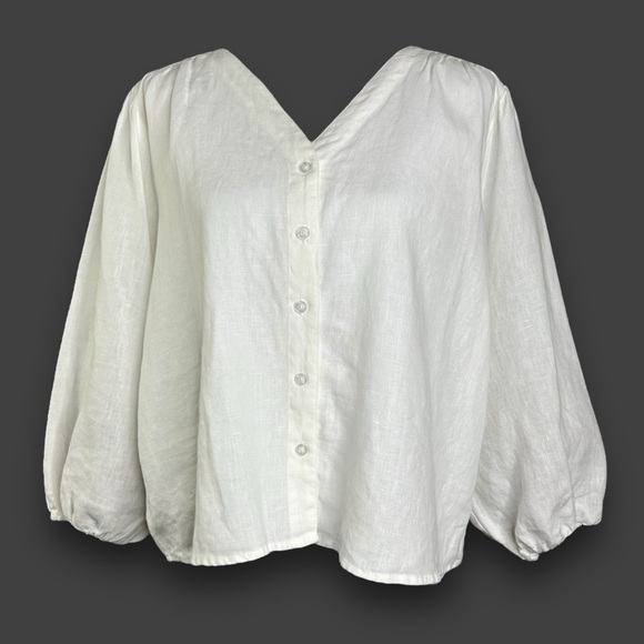 Elegant White Blouse - Picture 1 of 7